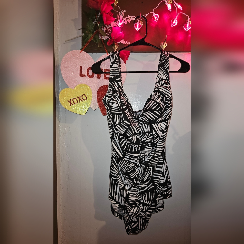 MAXINE OF HOLLYWOOD one piece Swimwear sz1XL